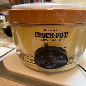 Rival Slow Cooker - Elegant Gold Finish